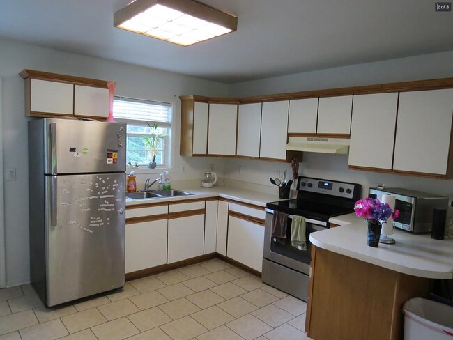 Foto del edificio - 323 Parker Farm Rd