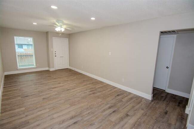Foto del edificio - 1623 Northwood St