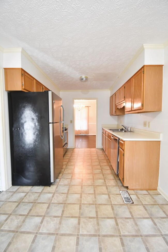 Building Photo - 3 Bedroom 2 Bath Home with Bonus room