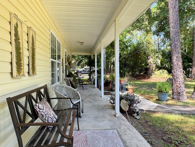 Building Photo - 318 Earl King St