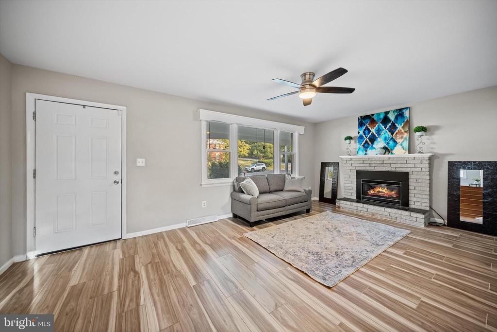 Primary Photo - 9109 Pinehurst Dr