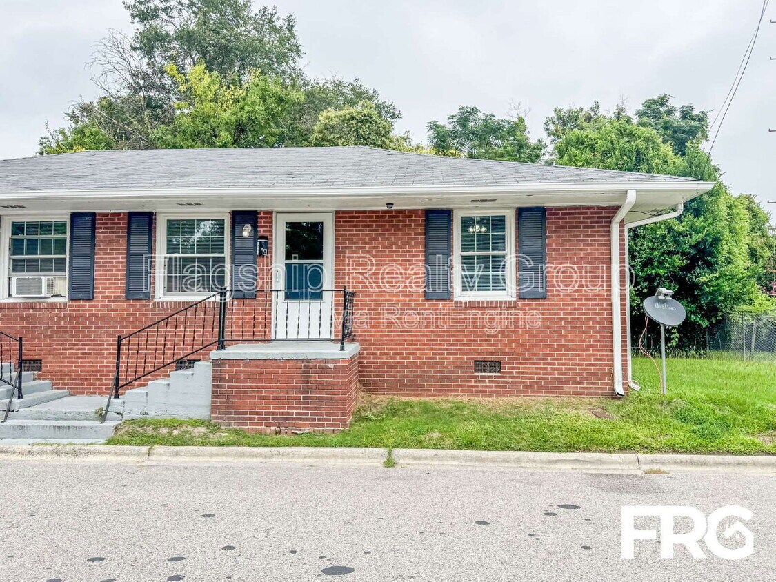 Primary Photo - 1002 W 6th St