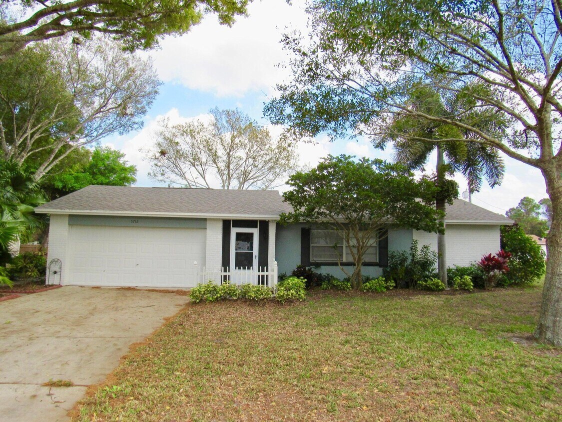 Primary Photo - 5712 Shannon Dr