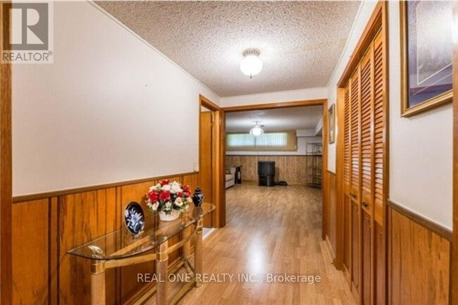 Building Photo - 114 Palmerston Ave