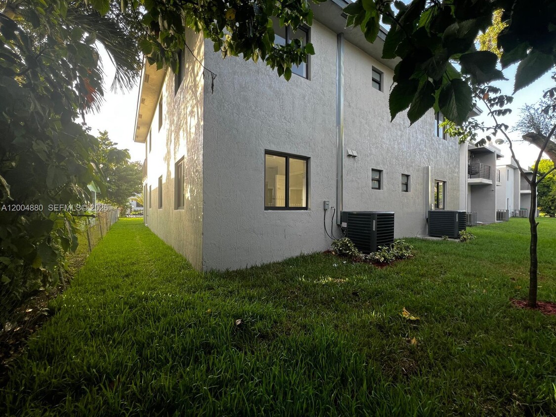 Foto del edificio - 6980 NW 21st Ave