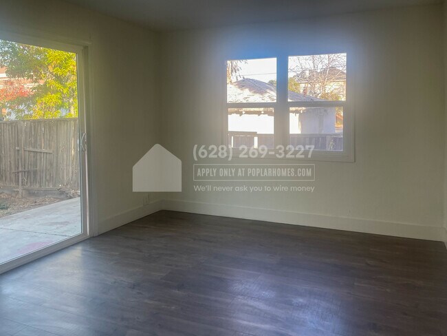 Building Photo - 904 W 3rd St