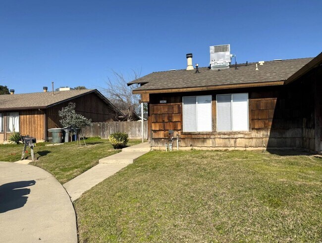 Foto del edificio - 1445/1447 Madison Ct.