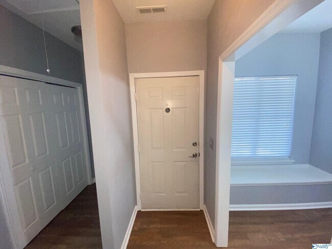 Building Photo - 100 Bentworth Ln