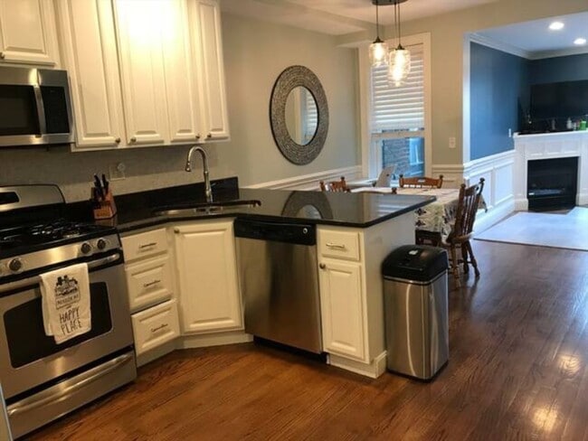 Foto del edificio - 584 E 8th St