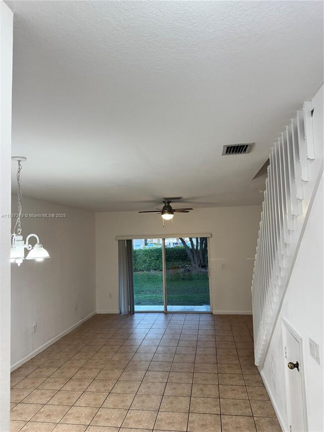 Foto del edificio - 5912 Riverside Ave