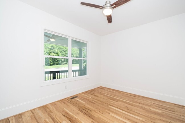 Building Photo - 3807 Burt Dr