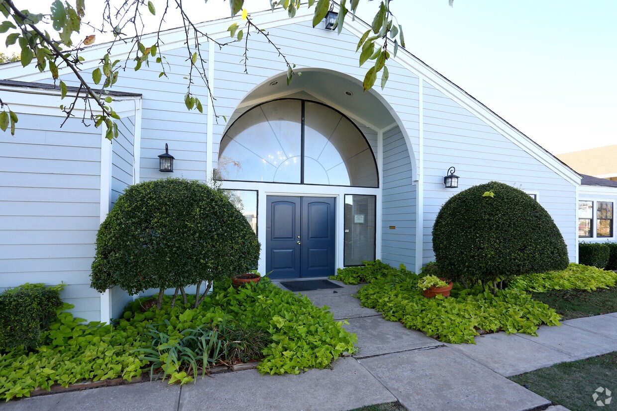 Diamond Creek Apartments 3001 Pheasant Run Rd Norman, OK