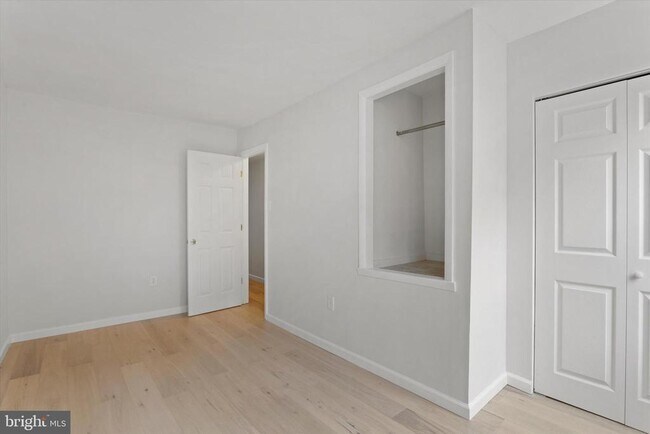 Building Photo - 2143 E Albert St