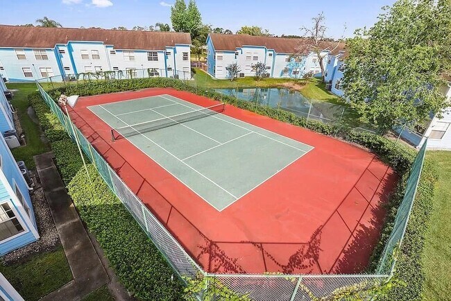 Tennis court - 2727 N Poinciana Blvd