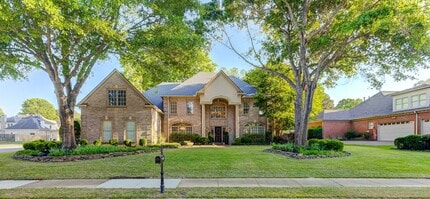 Building Photo - 1765 Hartwell Manor N