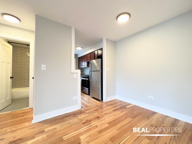 Building Photo - 696 Elm Pl