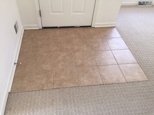 Foyer - 7 Bunker Ln