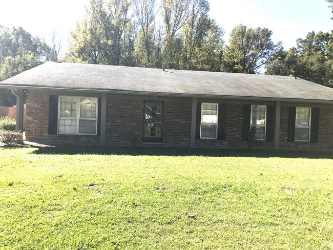 Building Photo - 24 Mockingbird Ln