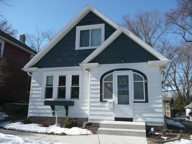 Foto del edificio - 220 S Hartwell Ave