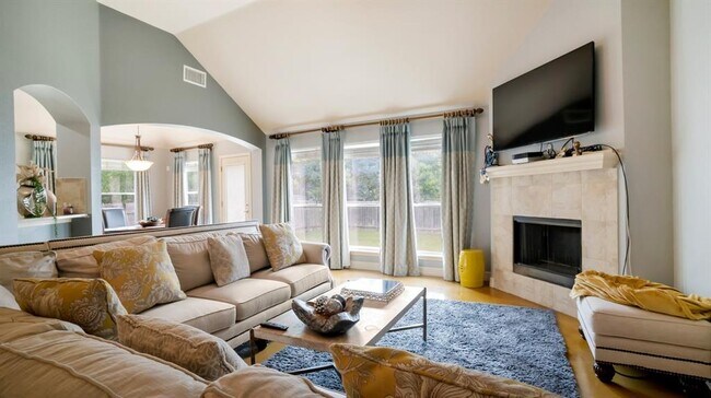 Building Photo - 903 Victoria Ridge Dr