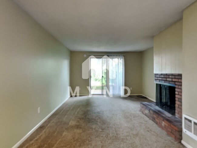 Building Photo - 707 NE 108th Ave
