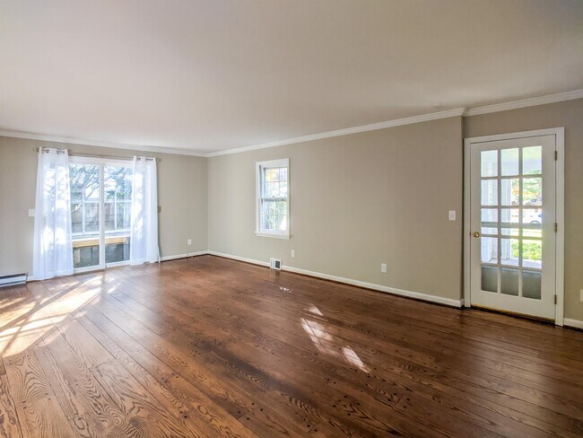 Building Photo - 280 Weymouth Dr