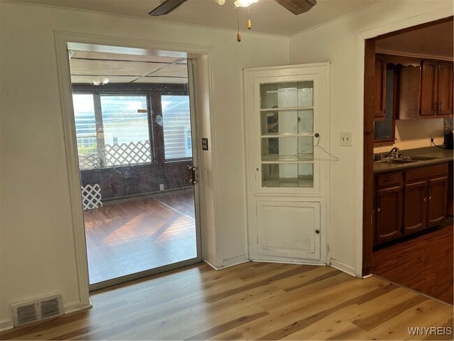 Building Photo - 61 Lynncrest Terrace