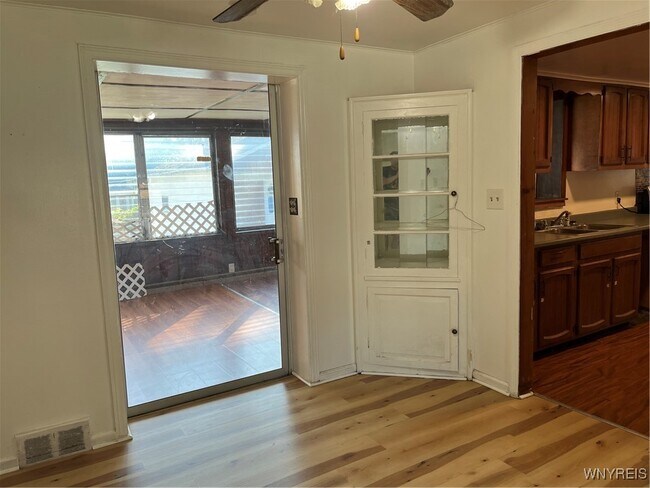 Foto del edificio - 61 Lynncrest Terrace