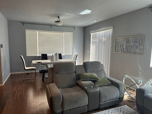Foto del edificio - 4 Bedroom