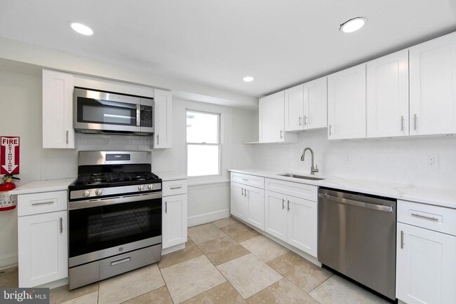 Building Photo - 201 Chester Ave