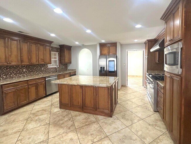 Foto del edificio - 2598 Cedar Ridge Dr