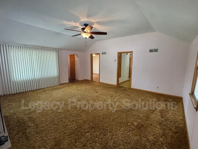 Foto del edificio - 720 N Bell St