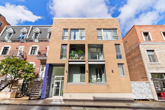 Photo du bâtiment - 1265 Rue Saint-André