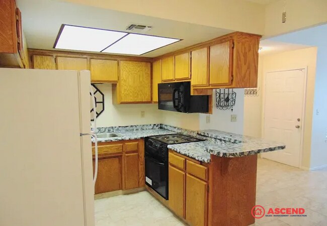 Foto del edificio - Cute 2 Bedroom Off Stockdale Hwy and Calif...