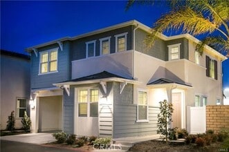 Building Photo - 411 Aura Dr