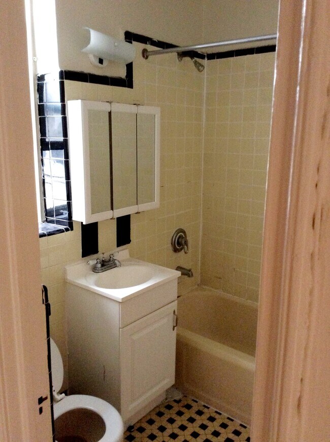 Foto del edificio - 111-56 76th Dr