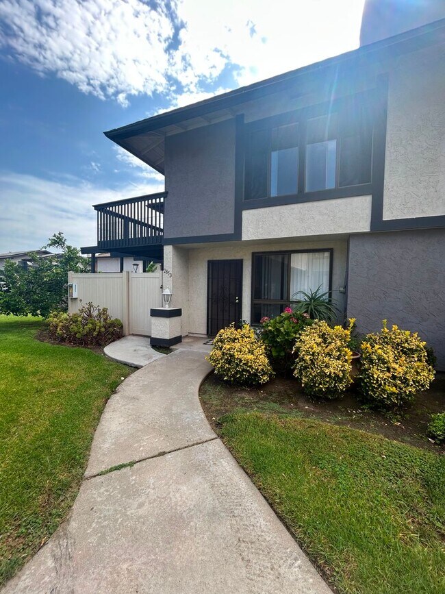 Building Photo - 285 Rancho Dr