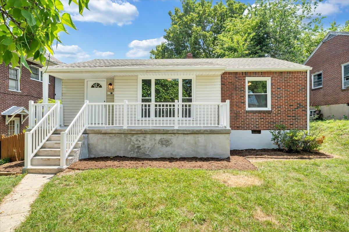 Foto principal - 1822 Oxford Ave SW