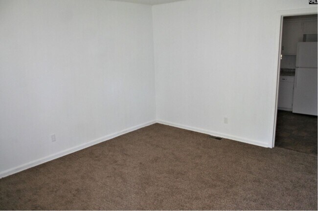 Building Photo - 3 Bedroom 1 Bath with Carport