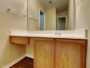 Building Photo - 226 Golden Oak Dr