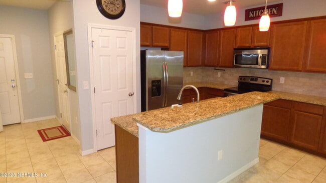 Building Photo - 7013 Coldwater Dr