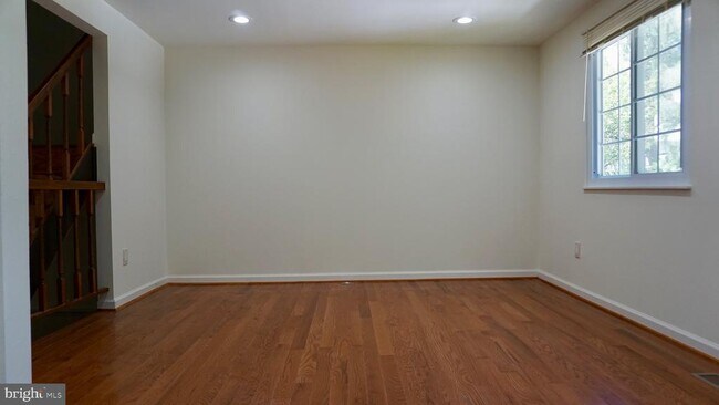 Foto del edificio - 8179 Curving Creek Ct