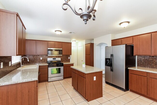 Foto del edificio - 4701 Cliff Breeze Dr