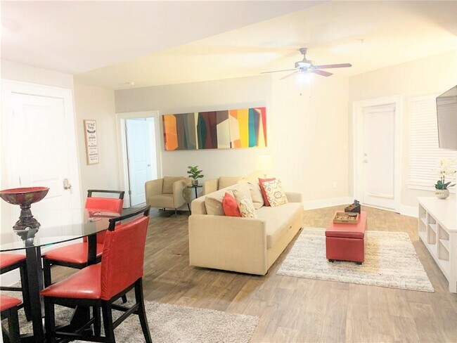 Building Photo - 2593 Piedmont Rd NE