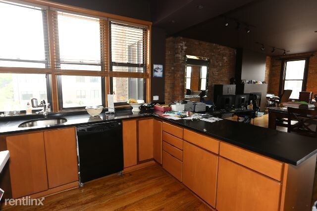 Building Photo - 1330 W Madison St