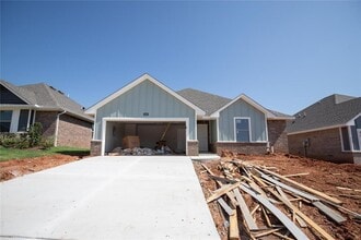 Building Photo - 3809 Lynne Ave