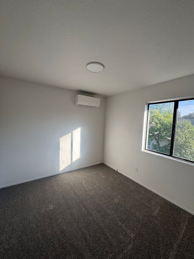 Foto del edificio - 1456 Magnolia Ave