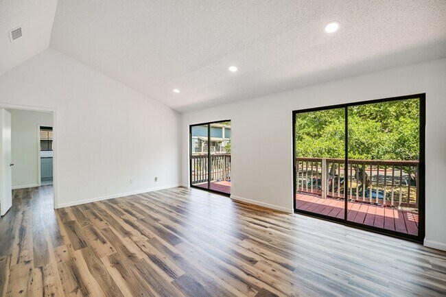 Foto del edificio - Travis Oaks Rental