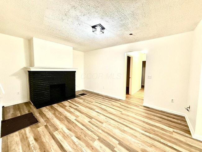 Foto del edificio - 1715 Thomas Ave