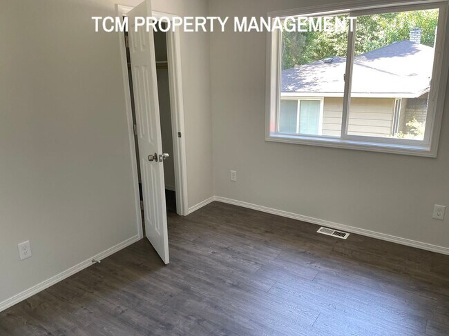 Foto del edificio - 4213 5th Ave NE
